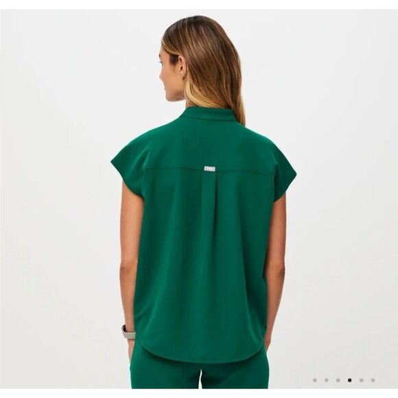 NWT FIGS Rafaela Scrub Top Hunter Green Medium PO 1264 - Picture 2 of 6